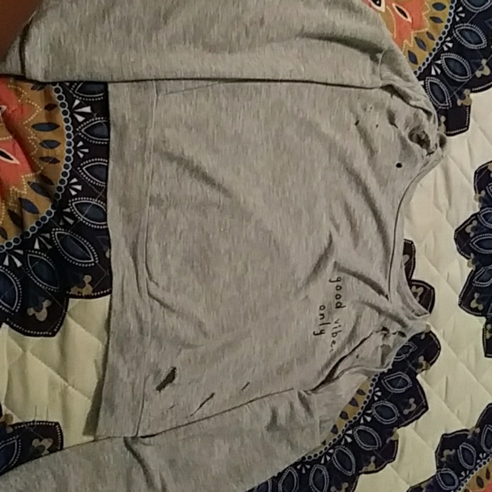 gray sweatshirt